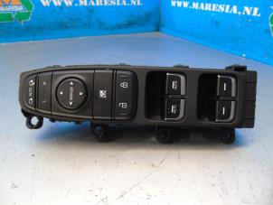 Gebruikte Schakelblok ruiten Kia Niro I (DE) 1.6 GDI Hybrid Prijs € 73,50 Margeregeling aangeboden door Maresia Auto Recycling B.V.