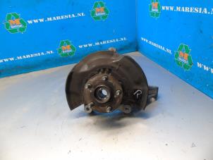 Gebruikte Fusee rechts-voor Lexus CT 200h 1.8 16V Prijs € 73,50 Margeregeling aangeboden door Maresia Auto Recycling B.V.