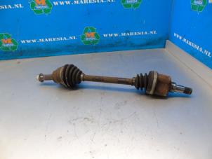 Gebruikte Aandrijfas links-voor Ford B-Max (JK8) 1.4 16V Prijs € 78,75 Margeregeling aangeboden door Maresia Auto Recycling B.V.