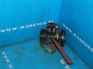Gebruikte Luchthoeveelheidsmeter Ford Focus 1 1.6 16V Prijs € 47,25 Margeregeling aangeboden door Maresia Auto Recycling B.V.