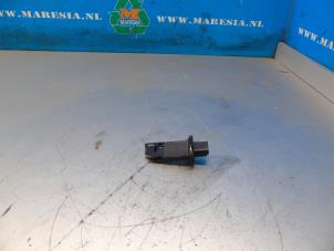 Gebruikte Luchtmassameter Ford Transit Connect (PJ2) 1.5 EcoBlue Prijs € 26,25 Margeregeling aangeboden door Maresia Auto Recycling B.V.