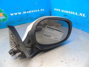 Gebruikte Buitenspiegel rechts BMW 1 serie (E88) 118i 16V Prijs € 52,50 Margeregeling aangeboden door Maresia Auto Recycling B.V.