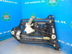 Gebruikte Ruitmechaniek 2Deurs links-achter BMW 1 serie (E88) 118i 16V Prijs € 105,00 Margeregeling aangeboden door Maresia Auto Recycling B.V.