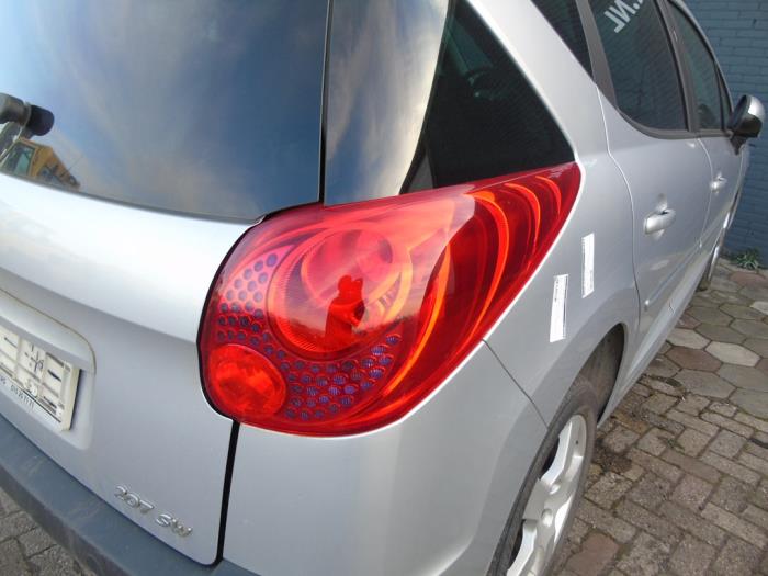 Taillight, right Peugeot 207