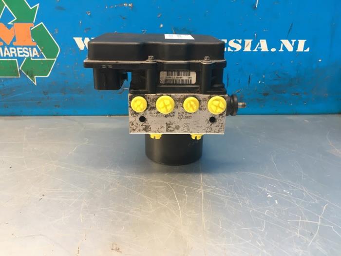 Gebruikte ABS Pomp Skoda Fabia II Combi 1.2 TDI 12V Greenline Prijs € 78,75 Margeregeling aangeboden door Maresia Auto Recycling B.V.