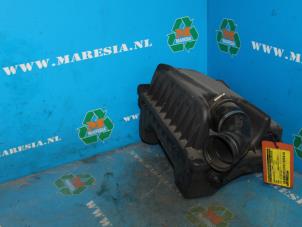 Gebruikte Luchtfilterhuis Opel Astra H (L48) 1.6 16V Twinport Prijs € 36,75 Margeregeling aangeboden door Maresia Auto Recycling B.V.