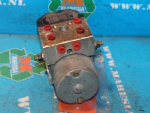 Gebruikte ABS Pomp Kia Sorento I (JC) 2.4 16V Prijs € 63,00 Margeregeling aangeboden door Maresia Auto Recycling B.V.