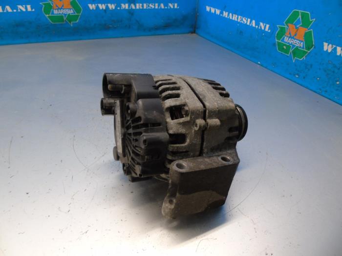 Dynamo van een Fiat Qubo 1.3 D 16V Multijet 2010