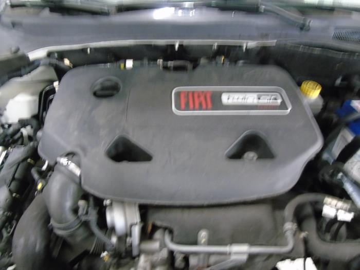 Motor van een Fiat Punto III (199) 0.9 TwinAir 2012