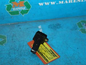 Gebruikte Luchthoeveelheidsmeter Toyota RAV4 (A2) 2.0 16V VVT-i 4x4 Prijs € 15,75 Margeregeling aangeboden door Maresia Auto Recycling B.V.