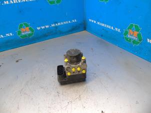 Gebruikte ABS Pomp Toyota Avensis Verso (M20) 2.0 16V VVT-i D-4 Prijs € 105,00 Margeregeling aangeboden door Maresia Auto Recycling B.V.