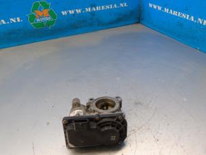 Gebruikte Gasklephuis Dacia Sandero II 0.9 TCE 12V Prijs € 57,75 Margeregeling aangeboden door Maresia Auto Recycling B.V.