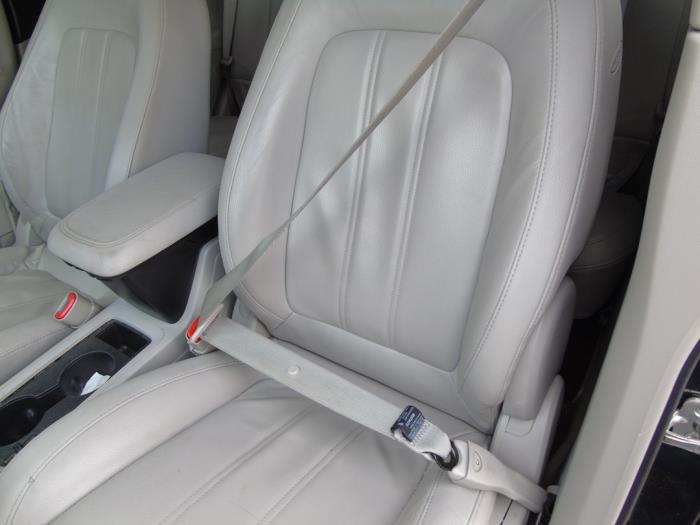 Front seatbelt, left Opel Antara