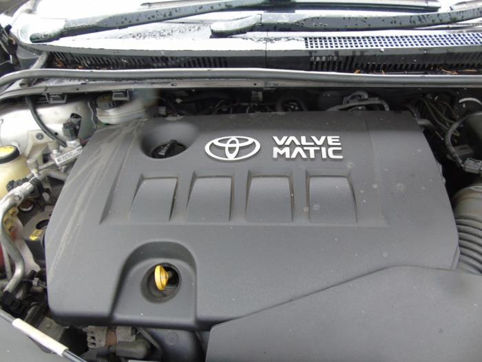Motor Toyota Avensis