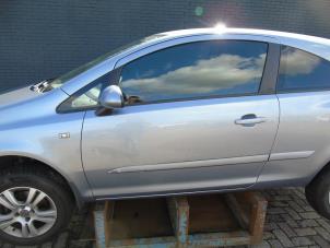 Gebruikte Portier 2Deurs links Opel Corsa D 1.2 16V Prijs € 131,25 Margeregeling aangeboden door Maresia Auto Recycling B.V.