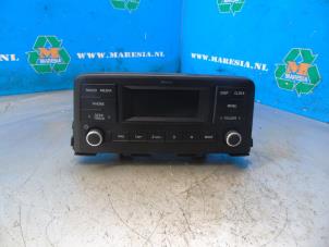 Gebruikte Radio Kia Picanto (JA) 1.0 12V Prijs € 157,50 Margeregeling aangeboden door Maresia Auto Recycling B.V.