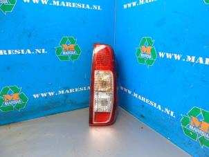 Gebruikte Achterlicht rechts Nissan Navara (D40) 2.5 dCi 16V 4x4 Prijs € 78,75 Margeregeling aangeboden door Maresia Auto Recycling B.V.