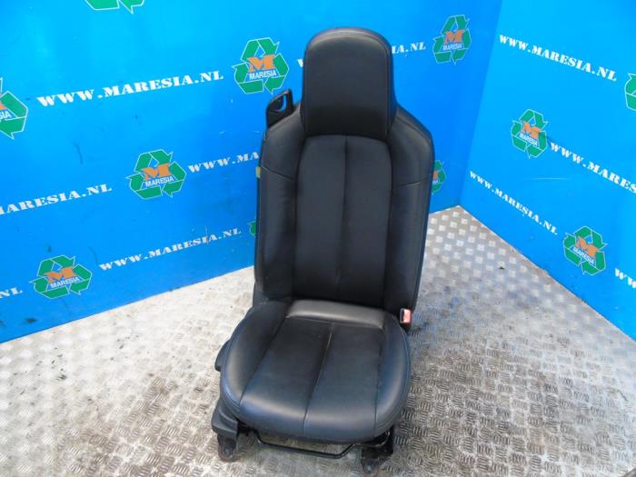 Seat, right Mazda MX-5