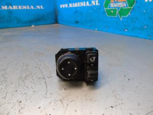 Gebruikte Spiegel Schakelaar Nissan Juke (F16) 1.0 DIG-T 12V Prijs € 21,00 Margeregeling aangeboden door Maresia Auto Recycling B.V.