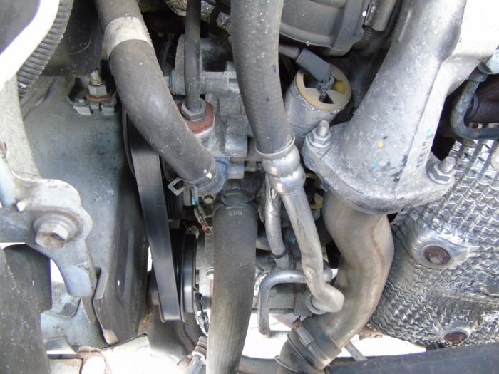 Power steering pump Opel Antara