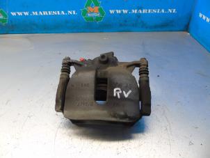 Gebruikte Remklauw (Tang) rechts-voor Skoda Karoq 1.5 TSI 16V Prijs € 68,25 Margeregeling aangeboden door Maresia Auto Recycling B.V.