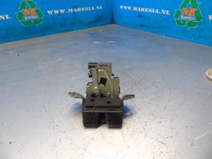 Gebruikte Slotmechaniek Achterklep Hyundai I30 Prijs € 44,63 Margeregeling aangeboden door Maresia Auto Recycling B.V.