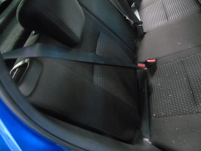 Rear seatbelt, right Suzuki Swift