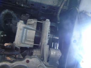 Gebruikte Dynamo Opel Karl 1.0 12V Prijs € 36,75 Margeregeling aangeboden door Maresia Auto Recycling B.V.