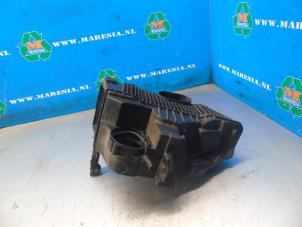 Gebruikte Luchtfilterhuis Renault Captur (2R) 1.5 Energy dCi 90 FAP Prijs € 21,00 Margeregeling aangeboden door Maresia Auto Recycling B.V.