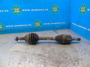 Gebruikte Aandrijfas links-voor Chevrolet Captiva (C100) 2.0 CDTI 16V 150 4x4 Prijs € 105,00 Margeregeling aangeboden door Maresia Auto Recycling B.V.