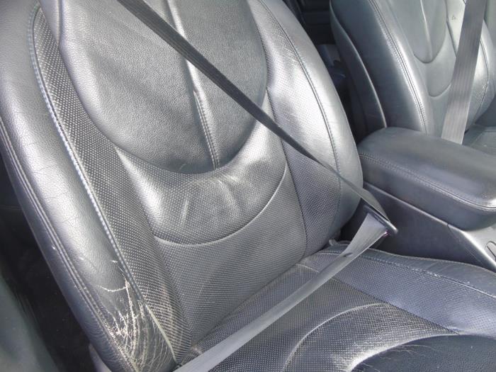 Front seatbelt, right Toyota Rav-4