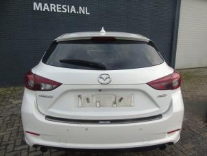 Gebruikte Achterklep Mazda 3 (BM/BN) 2.0 SkyActiv-G 120 16V Prijs € 341,25 Margeregeling aangeboden door Maresia Auto Recycling B.V.