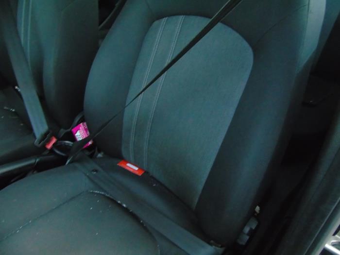Front seatbelt, left Fiat Punto