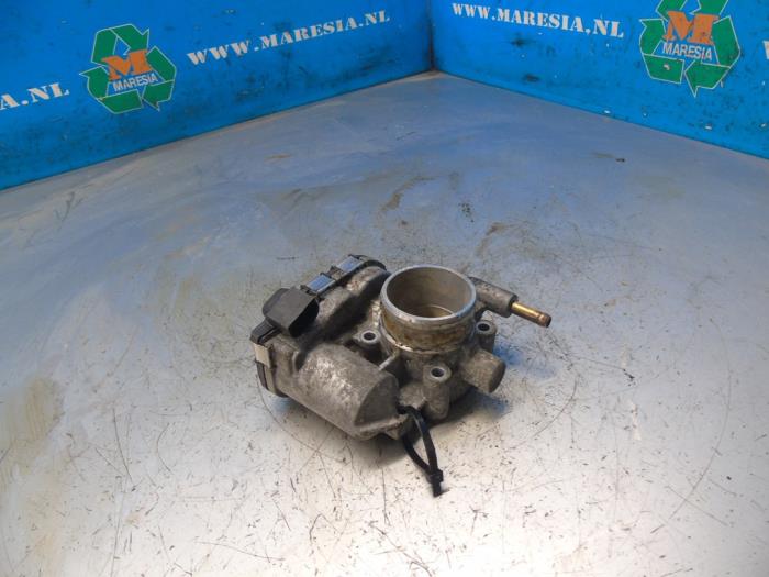 Gebruikte Gasklephuis Opel Meriva (A) 1.4 16V Twinport Prijs € 42,00 Margeregeling aangeboden door Maresia Auto Recycling B.V.