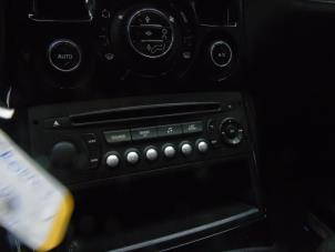 Gebruikte Radio CD Speler Citroen C3 Picasso (SH) 1.2 12V PureTech 110 Prijs op aanvraag aangeboden door Maresia Auto Recycling B.V.