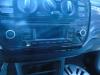Radio CD Speler van een Volkswagen Up! (121), 2011 / 2023 1.0 12V 60, Hatchback, Benzine, 999cc, 44kW (60pk), FWD, CHYA, 2011-08 / 2020-08 2016