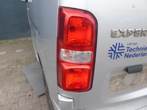 Gebruikte Achterlicht links Peugeot Expert (VA/VB/VE/VF/VY) 2.0 Blue HDi 120 16V Prijs € 89,25 Margeregeling aangeboden door Maresia Auto Recycling B.V.
