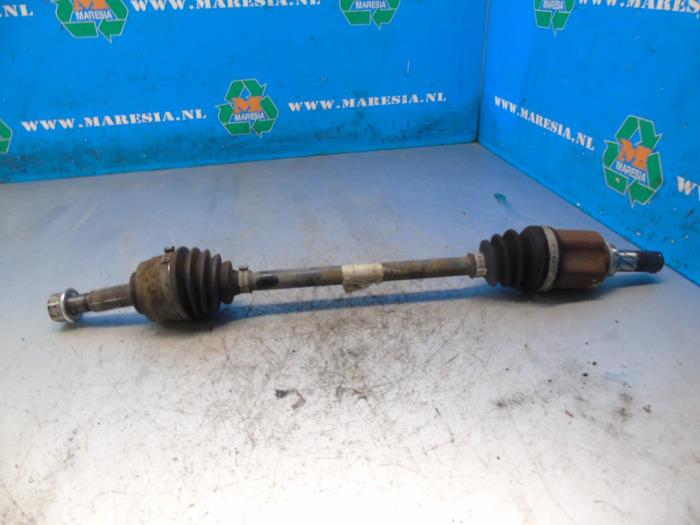 Gebruikte Aandrijfas links-voor Nissan Micra (K13) 1.2 12V Prijs € 52,50 Margeregeling aangeboden door Maresia Auto Recycling B.V.