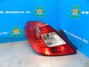 Gebruikte Achterlicht links Opel Corsa D 1.3 CDTi 16V ecoFLEX Prijs € 36,75 Margeregeling aangeboden door Maresia Auto Recycling B.V.
