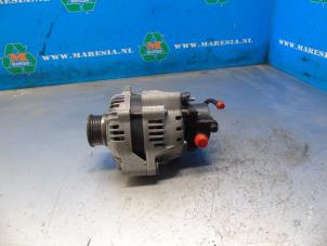 Gebruikte Dynamo Kia Carens III (FG) 2.0 CRDI VGT 16V Prijs € 31,50 Margeregeling aangeboden door Maresia Auto Recycling B.V.