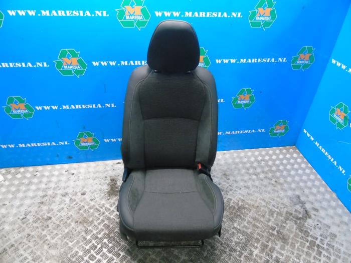 Seat, right Toyota Yaris