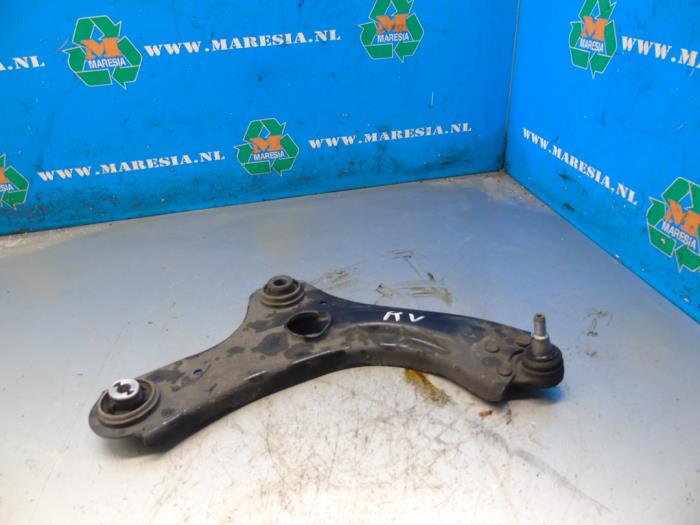 Front lower wishbone, right Renault Clio