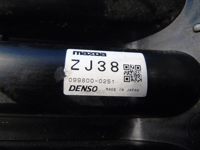 Spruitstuk Inlaat van een Mazda 2 (DE) 1.3 16V S-VT 2011