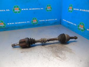 Gebruikte Aandrijfas links-voor Nissan Note (E11) 1.5 dCi 86 Prijs € 78,75 Margeregeling aangeboden door Maresia Auto Recycling B.V.