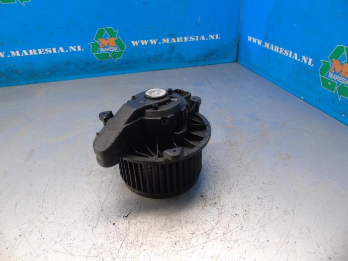 Heating and ventilation fan motor Ford Transit Courier