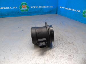 Gebruikte Luchtmassameter Jaguar XE 2.0d 180 16V Prijs € 78,75 Margeregeling aangeboden door Maresia Auto Recycling B.V.