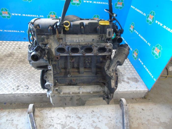 Gebruikte Motor Opel Corsa E 1.4 16V Prijs € 945,00 Margeregeling aangeboden door Maresia Auto Recycling B.V.