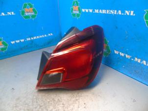 Gebruikte Achterlicht rechts Opel Corsa E 1.4 16V Prijs € 42,00 Margeregeling aangeboden door Maresia Auto Recycling B.V.