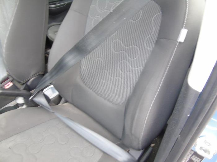 Front seatbelt, left Hyundai I20