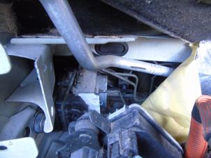 Gebruikte ABS Pomp Renault Kangoo Express (FW) ZE Prijs € 157,50 Margeregeling aangeboden door Maresia Auto Recycling B.V.